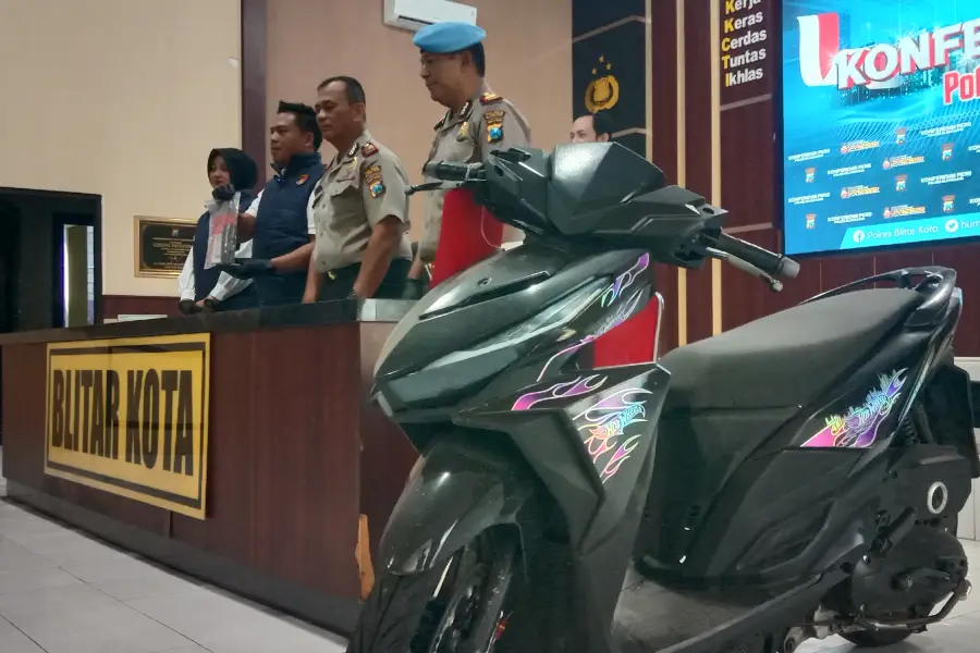 kenalan-lewat-aplikasi-omi,-remaja-di-blitar-dijebak-komplotan-pemeras,-iphone-dirampas