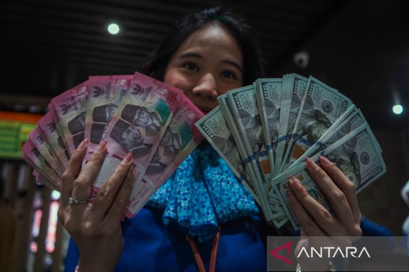 rupiah-menguat-dipicu-kombinasi-sentimen-domestik