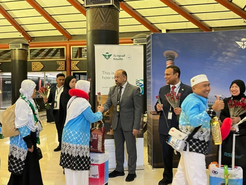 63.813-jemaah-haji-tiba-di-tanah-air