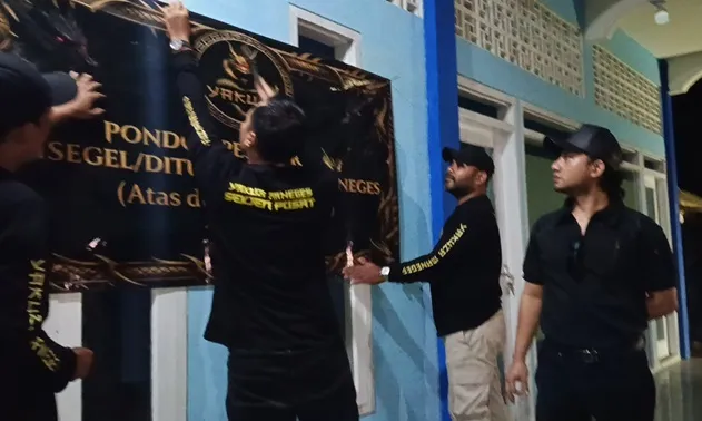 gus-thuba-pimpin-penyegelan-tiga-ponpes-di-malang-usai-kasus-dugaan-pelecehan-terungkap