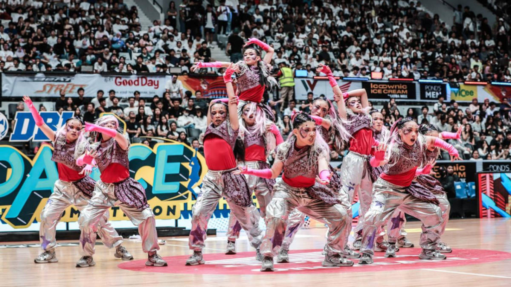 ketika-dbl-bukan-sekadar-urusan-tanding-basket,-tapi-juga-panggung-megah-buat-para-penari