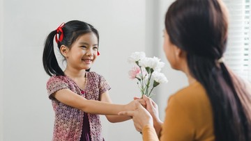 7-kalimat-orang-tua-yang-ternyata-membentuk-anak-tumbuh-dengan-penuh-cinta