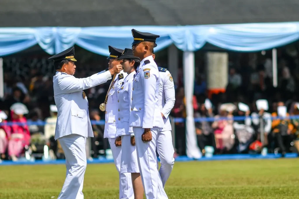 ipdn,-bima,-&-si-paling-berhak?