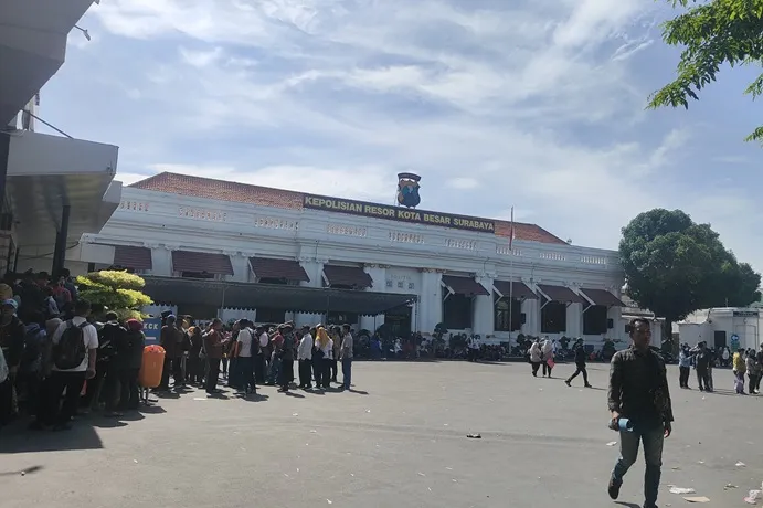 polrestabes-surabaya-tetapkan-tan-irwan-tersangka-kasus-tppu,-penyidik-siapkan-upaya-penangkapan