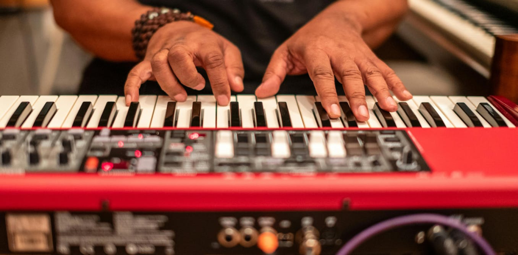 from-keyboard-to-edm:-how-‘jedag-jedug’-subculture-is-shaping-indonesia’s-electronic-music-scene