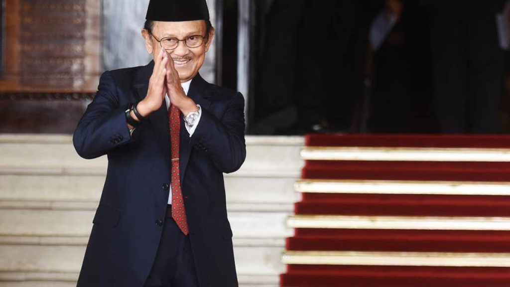 bj.-habibie:-satu-satunya-presiden-indonesia-yang-lahir-di-luar-pulau-jawa