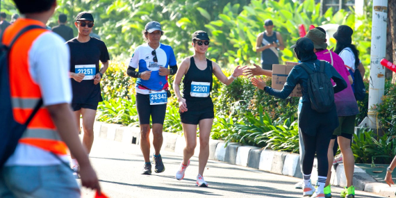 Lari maraton sambil kritik pemerintah: Saat warga merebut kembali ruang publik dalam JAKIM 2026