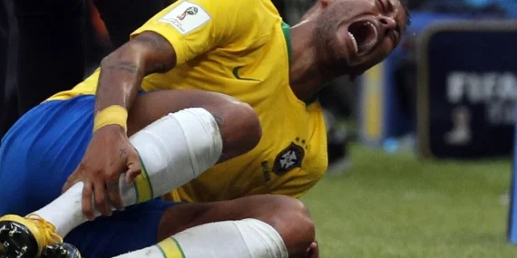 Mengapa Kian Banyak Pemain Sepak Bola Kena Cedera