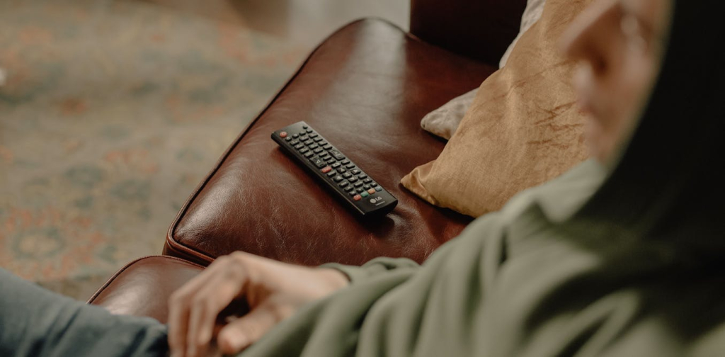 teenage-exposure-to-sexual-content-in-tv-and-movies-may-lead-to-pornography-use-in-adulthood