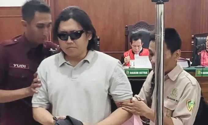 hakim-pn-surabaya-tolak-eksepsi-terdakwa-dugaan-penganiayaan-istri