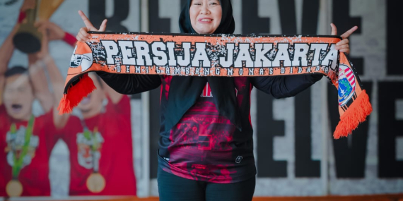 Suara Perempuan: Kami Berhak Nonton Sepak Bola Tanpa Asap Rokok