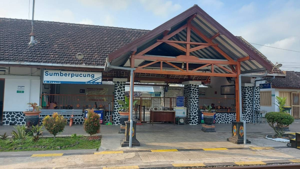 stasiun-sumberpucung-jadi-pintu-wisata-karangkates-dan-penggerak-ekonomi-warga-malang