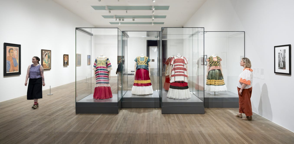 frida-kahlo-at-tate-modern:-how-a-radical-artist-became-a-global-icon