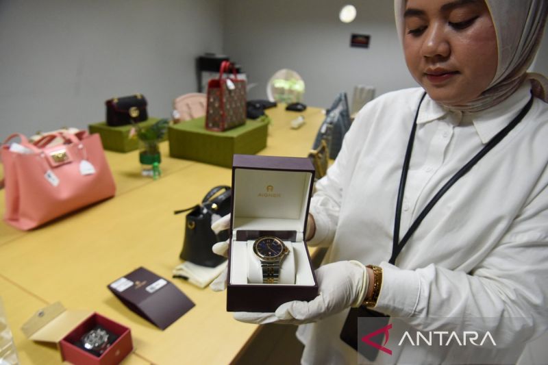 kpk-rilis-barang-sitaan-kasus-kemnaker-dan-serahkan-uang-rampasan-perkara-pt-taspen