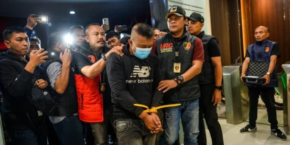 Lex Talionis Taufik Hidayat Biadab