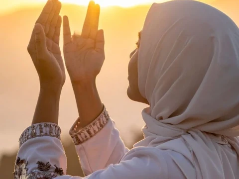 kewajiban-mandi-suci-dan-shalat-bagi-wanita-yang-haidnya-terputus-putus