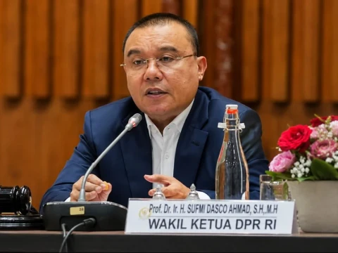dpr-berlakukan-komisi-ojol-jadi-8-persen-per-1-juli-2026,-pengemudi-desak-ekosistem-setara