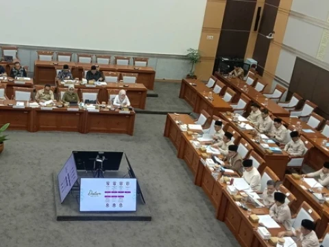 dpr-usulkan-pemanfaatan-ai-untuk-bantu-layanan-kesehatan-di-daerah-minim-dokter,-ini-kata-menkes