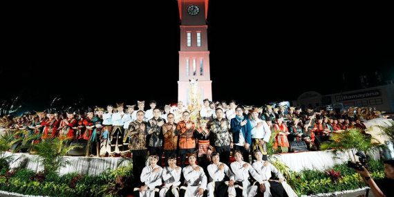 100-tahun-jam-gadang,-penjaga-waktu-yang-menjadi-saksi-sejarah-bangsa