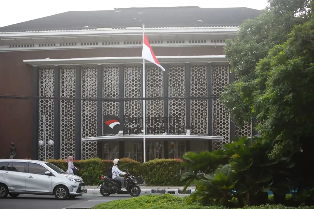 danantara-belum-setara-norwegia,-tata-kelolanya-masih-dihantui-celah-hukum