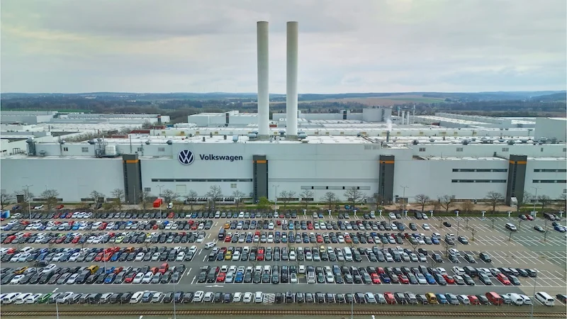 laba-merosot-44-persen,-volkswagen-bakal-tutup-4-pabrik