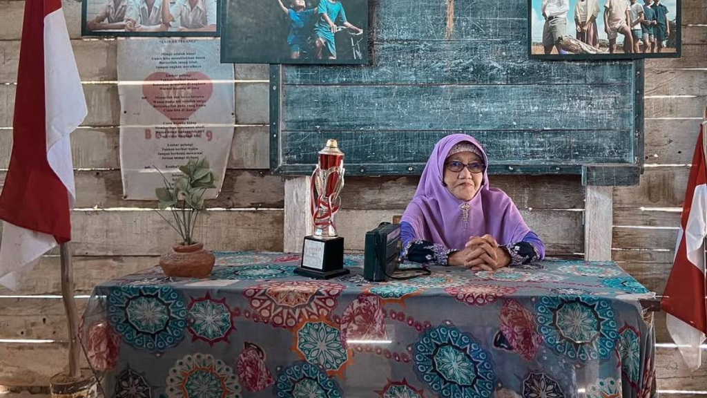 melepas-bu-muslimah,-guru-inspiratif-di-balik-laskar-pelangi
