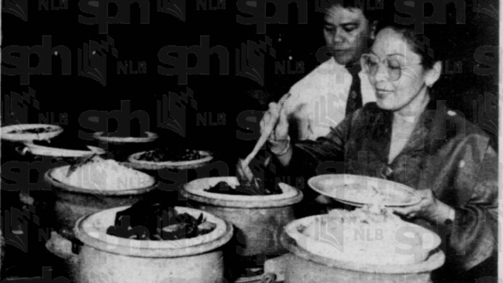 pesta-makanan-sunda-di-singapura-pada-1985,-datangkan-langsung-juru-masak-dari-jawa-barat