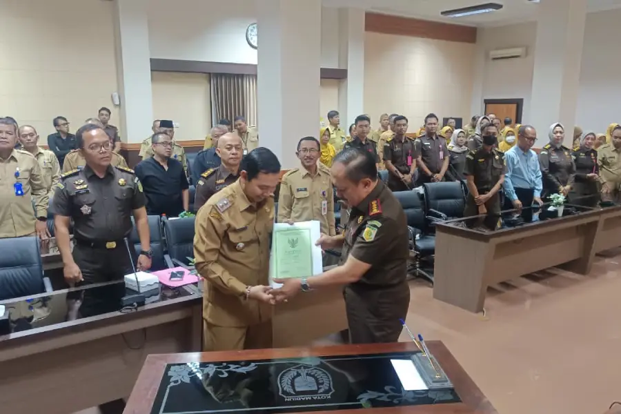 kejari-madiun-serahkan-aset-fasum-dan-fasos-hasil-perkara-korupsi-ke-pemkot