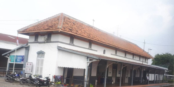 Stasiun Brumbung, Jejak Kolonial yang Masih Hidup di Masa Kini