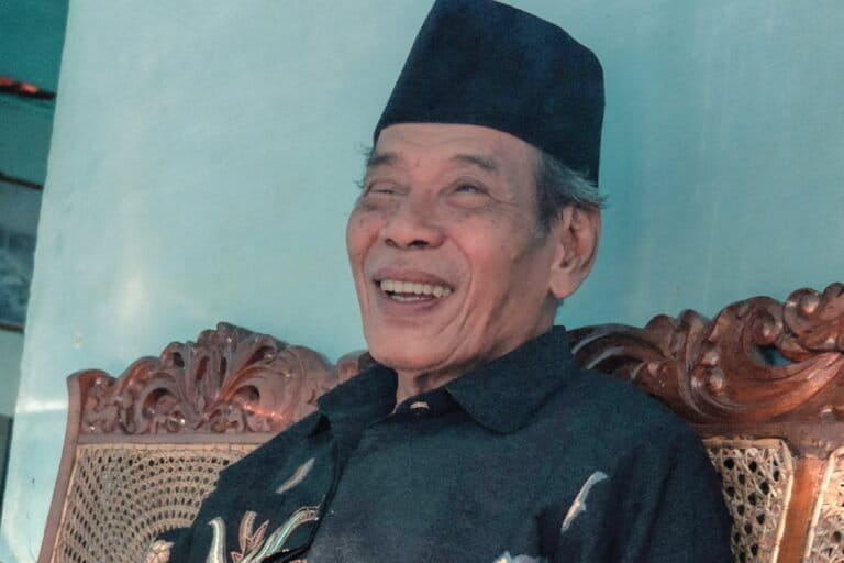 mengenal-muntholib-soetomo,-sosok-pelopor-studi-orang-rimba