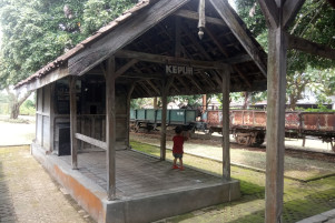 seenggaknya,-nggak-menua-sendiri