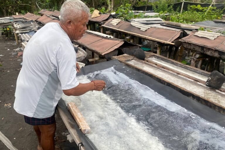 hadapi-berbagai-tantangan,-garam-kusamba-terancam-punah