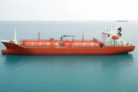 chandra-daya-(cdia)-rogoh-usd90-juta-untuk-kuasai-40-persen-armada-maritim-petrindo