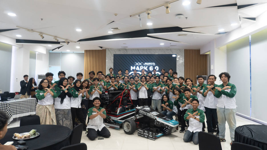 mahasiswa-its-bikin-mobil-formula-listrik-baru,-siap-ngebut-lawan-tim-dunia-di-jepang
