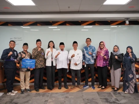 kolaborasi-lintas-sektor-dorong-pesantren-jadi-pelopor-pemanfaatan-ai-beretika