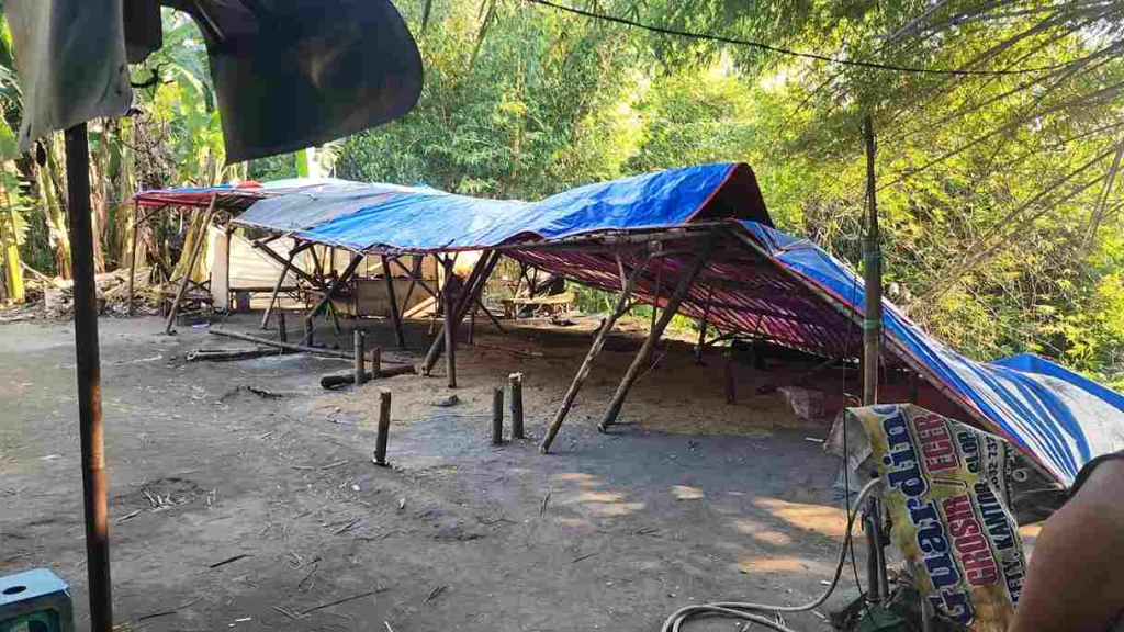 polisi-bongkar-arena-diduga-judi-sabung-ayam-di-mojokerto,-pelaku-keburu-kabur