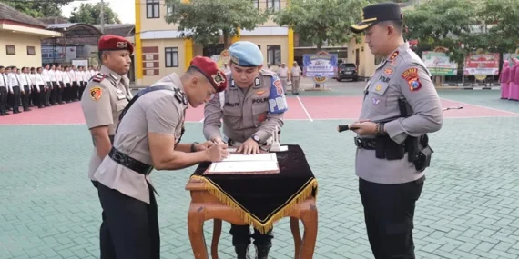 kapolres-magetan-pimpin-sertijab-pju-dan-kapolsek,-minta-pejabat-baru-langsung-tancap-gas