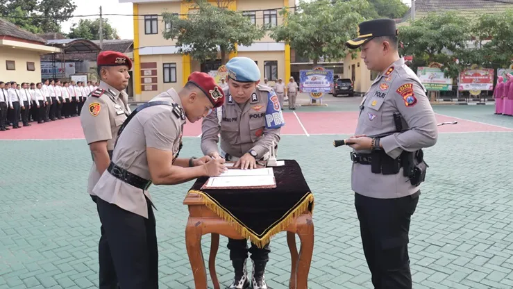 kapolres-magetan-pimpin-sertijab-pju-dan-kapolsek,-minta-pejabat-baru-langsung-tancap-gas