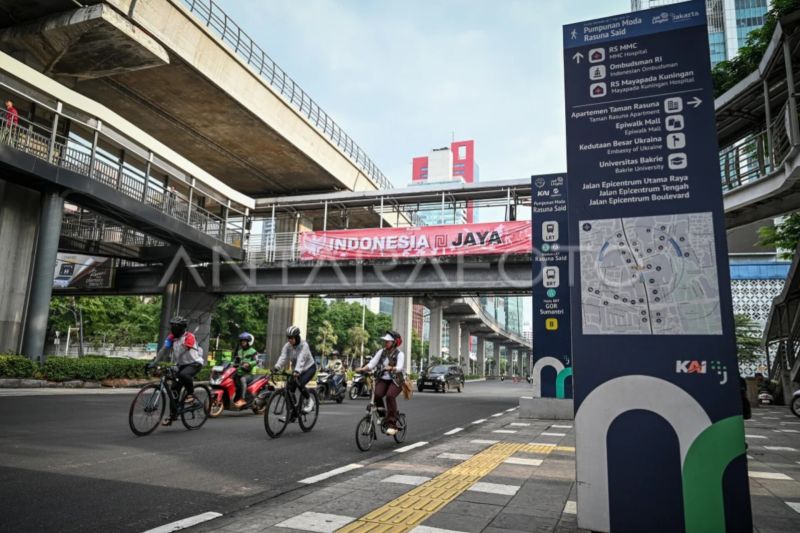 jakarta-sedang-jatuh-cinta