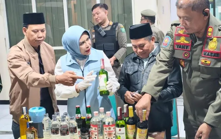 sidak-wks-tol-jabon-sidoarjo,-mimik-idayana-data-100-lc-dan-tutup-tempat-karaoke
