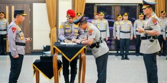 Regenerasi Kepemimpinan, Kapolri Pimpin Sertijab 6 Kapolda