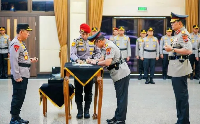 regenerasi-kepemimpinan,-kapolri-pimpin-sertijab-6-kapolda