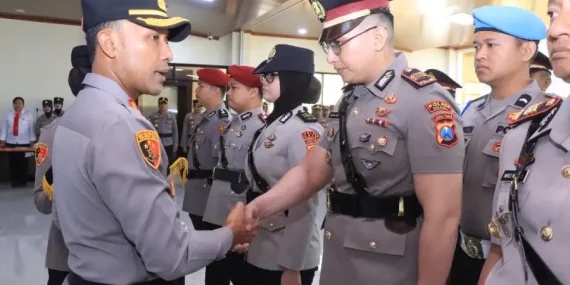 Mutasi PJU dan Kapolsek Polres Ngawi, Kapolres Tekankan Profesionalisme dan Pelayanan Prima
