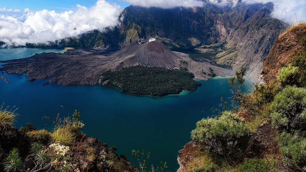 ketika-abu-letusan-gunung-samalas-di-lombok-mengguncang-peradaban-eropa-abad-pertengahan