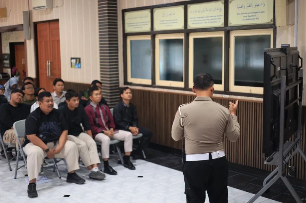 bukan-tilang,-ini-misi-satlantas-gresik-selamatkan-generasi-muda-dari-kecelakaan