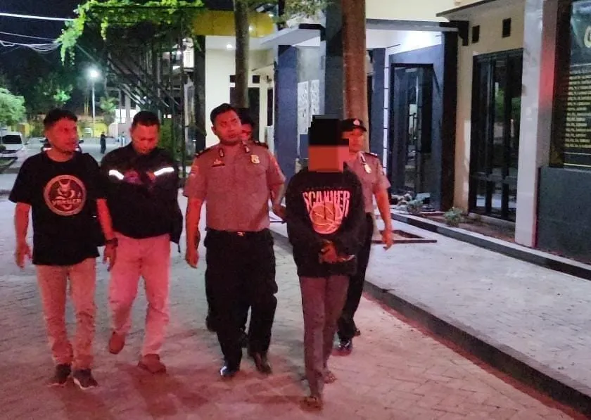 yakuza-maneges-serahkan-terduga-pelaku-kekerasan-seksual-anak-ke-polres-kediri