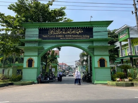 ditunjuk-jadi-tuan-rumah-muktamar-ke-35-nu,-pesantren-tambakberas-gerak-cepat-siapkan-fasilitas