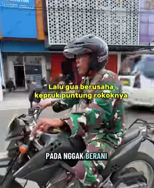 merokok-di-jalan,-tentara-ditegur-warga:-cermin-lemahnya-keteladanan