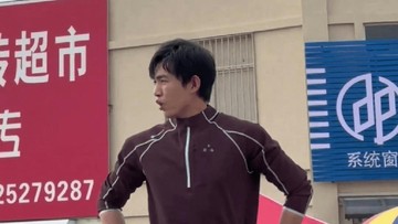 kisah-aktor-xu-pen,-dahulu-jadi-ceo-di-drama-china-kini-jualan-sayur-gara-gara-ai