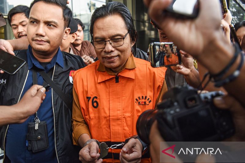 mantan-sekjen-mpr-ma’ruf-cahyono-resmi-ditahan-kpk
